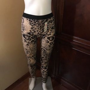 🆕 Jeggology Two-Tone Leopard Print Leggings-S/M